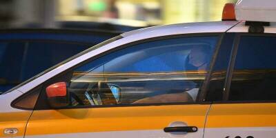 В Петербурге водитель такси напал с ножом на двух мужчин, один из них скончался