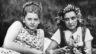 ВЦИОМ: Любимые фильмы советского периода россиян – «Москва слезам не верит» и «Девчата»