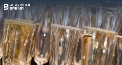 В России за год шампанское подорожало на 14%