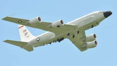 Стратегический самолет-разведчик ВВС США заметили вблизи Донбасса