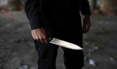 В Петербурге таксист убил пассажира и ранил ножом еще одного человека
