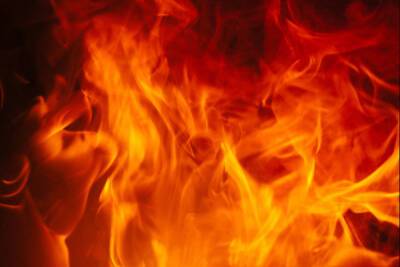 Спасатели потушили пожар в гараже на Старообрядческой улице