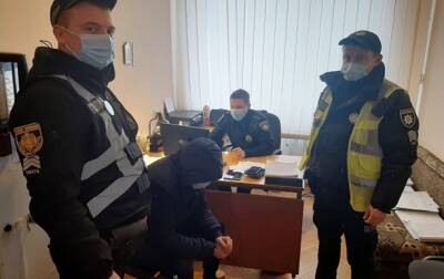 В Червонограде пьяный с ножом напал на полицейских