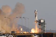 Ракета New Shepard совершила суборбитальный полет с туристами
