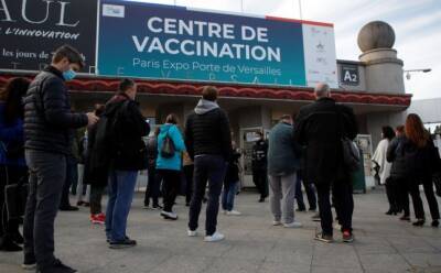 Минздрав Франции ожидает пика пятой волны эпидемии коронавируса