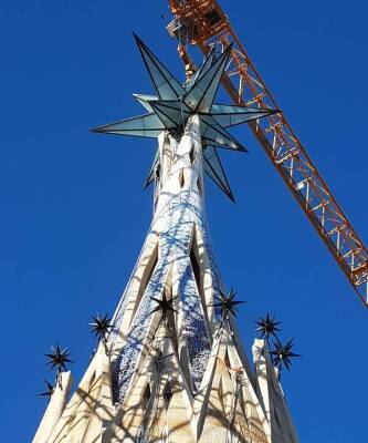 На соборе Sagrada Família в Барселоне зажгли новую звезду