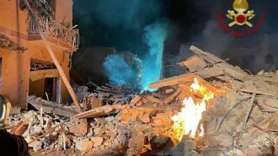 Взрыв газа разрушил три дома на Сицилии