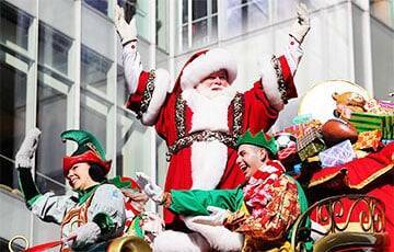 В Нью-Йорке прошел марш Санта-Клаусов