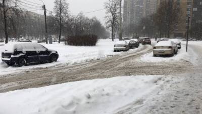 Снегоуборочная техника обошла стороной северные районы Петербурга