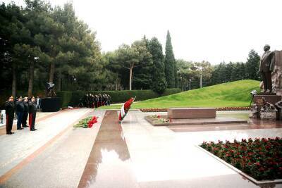 Гейдар Алиев - Руководство Министерства обороны Азербайджана почтило память общенационального лидера Гейдара Алиева (ФОТО) - trend.az - Азербайджан