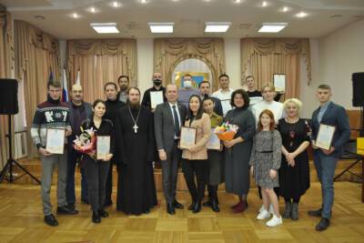 В Астрахани наградили волонтеров и общественников