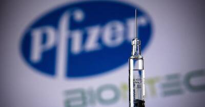 Третья доза Pfizer эффективно защищает от штамма "Омикрон", — израильские исследователи.
