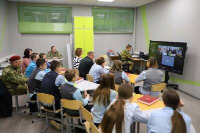 Герой России Сергей Лысюк провёл «урок мужества» в рязанской школе №38