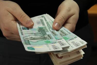 Число готовых платить годовую премию работодателей выросло в России