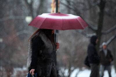 Петербуржцев предупредили о сильном снег и гололедице в понедельник