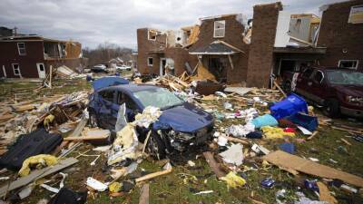 Число жертв серии торнадо в США растёт