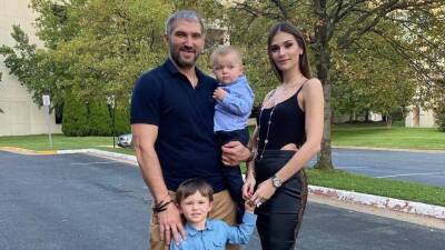 Шубская предстала на совместном видео с Овечкиным и их 3-летним сыном
