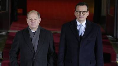 Премьер Польши рассказал о темах, которые обсуждал с канцлером ФРГ