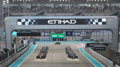 Второй протест Mercedes по результатам Гран-при Абу-Даби отклонён, Ферстаппен сохранил титул