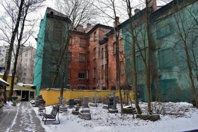 Омичи жалуются на расширение Ново-Кировского кладбища: могилы роют недалеко от жилых домов
