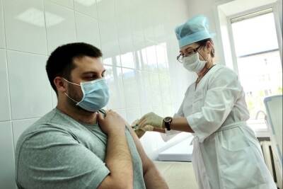 Охват обязательной вакцинации от COVID-19 в Красноярском крае достиг 77,3%