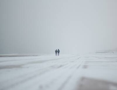 Снежный циклон не покинет Сахалин и завтра