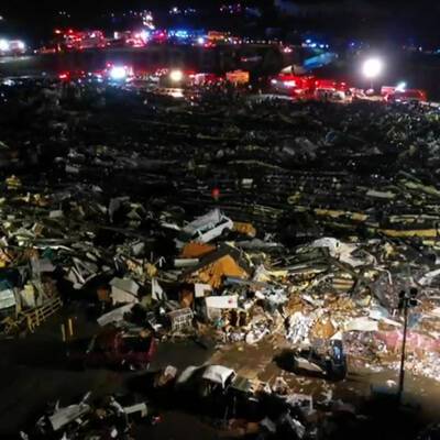 Восемь человек погибли при обрушении свечной фабрики в Кентукки