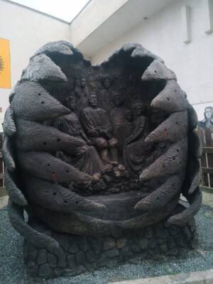 В Крыму демонтировали скульптуру "Николай II "в яйце чужого"