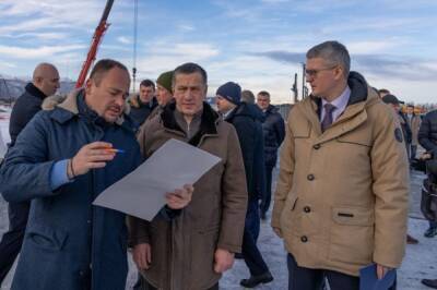 Юрий Трутнев посетил место строительства нового аэровокзального комплекса