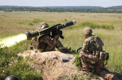 «Бойцы один раз выстрелили, а потом забыли, как это делается»: на Украине иронизируют над вариантом «выстрелил и забыл» для применения ВСУ ПТРК Javelin