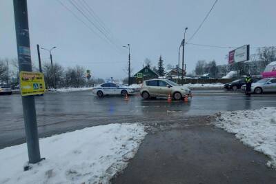 Пенсионерка попала под колеса автомобиля в центре Пскова