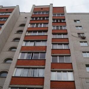 В Запорожье женщина упала с высоты 8 этажа
