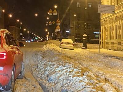 Гололед принес Петербургу аварии со снегоуборщиками и пробки