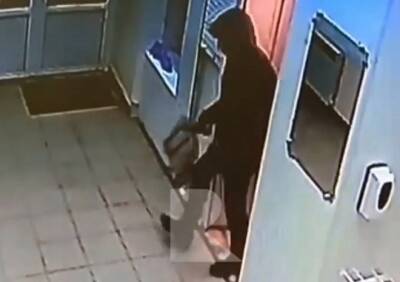 В рязанской стоматологической клинике мужчина украл сумку
