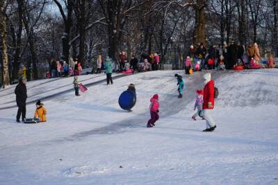Петербургские школьников могут отправить на зимние каникулы досрочно
