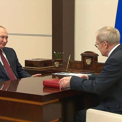 Путин: решения КС в пользу людей повышают доверие к судебной системе