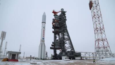 С Байконура стартовала ракета «Протон-М» со спутниками связи - russian.rt.com