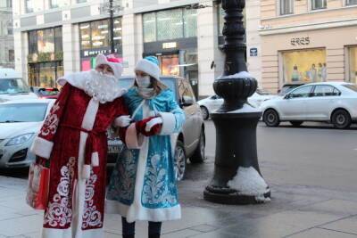 Юрист рассказала, как не стать жертвой Деда Мороза и Снегурочки в новогодние праздники