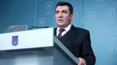 Данилов рассказал, когда штамм Омикрон может появиться в Украине
