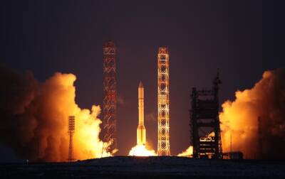 Россия запустила ракету Протон-М со спутниками связи