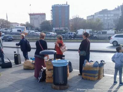 Из-за обвала курса лиры туркменские мигранты в Турции ищут возможности выехать на работу в другие страны