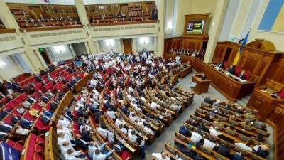 Политолог объяснил, почему партия Петра Порошенко выбилась в лидеры на Украине