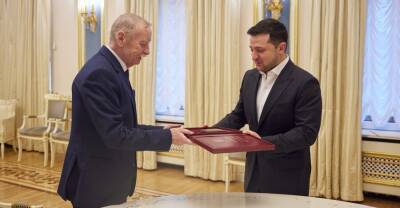 Игорь Поклад получил орден Державы из рук Владимира Зеленского: Герой Украины - теперь официально