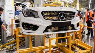 Daimler на месяц закрыл завод Mercedes в Венгрии