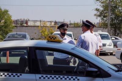 В Волгограде суд оштрафовал двух участников забастовки таксистов