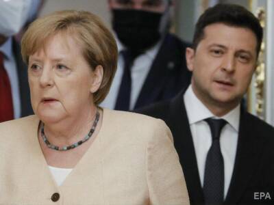 Меркель блокировала поставку Украине оружия через НАТО – СМИ