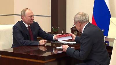 Президент провел традиционную встречу с главой Конституционного Суда Валерием Зорькиным
