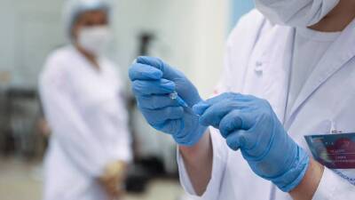 В Госдуме допустили изменение сроков ревакцинации от коронавируса из-за новых штаммов