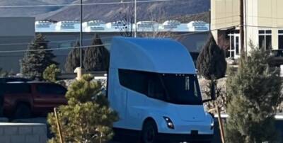 Долгожданный грузовик Tesla Semi поступил в производство