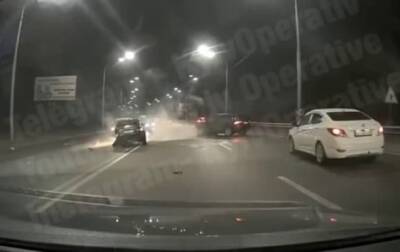 В Киеве произошло ДТП при участии пяти авто